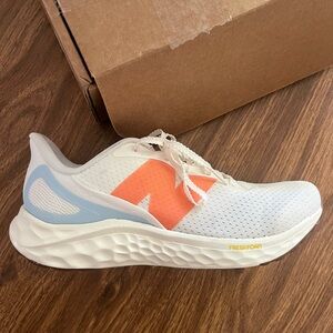 NEW without tags — new balance fresh foam arishi v4 sea salt/ gulf red